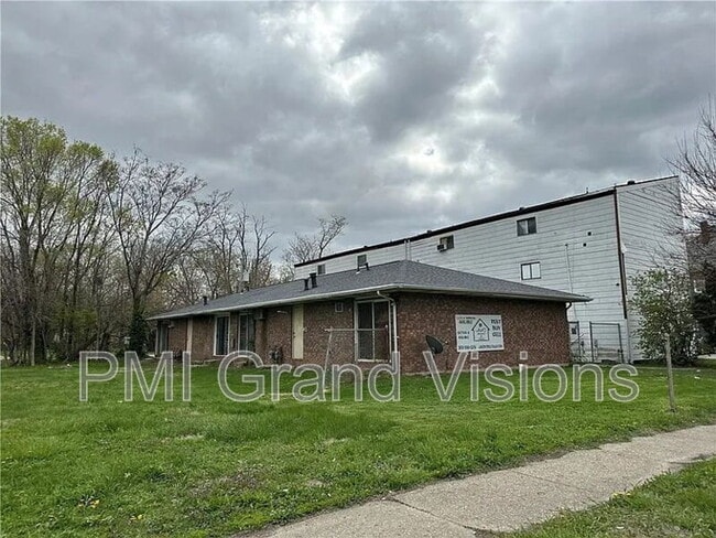 property at 1624 N Water St