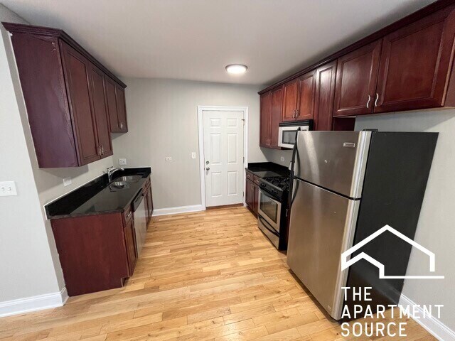4544 W George St in Chicago, IL - Building Photo