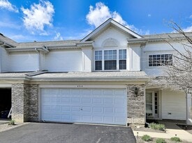 464 Lancaster Dr in Pingree Grove, IL - Building Photo