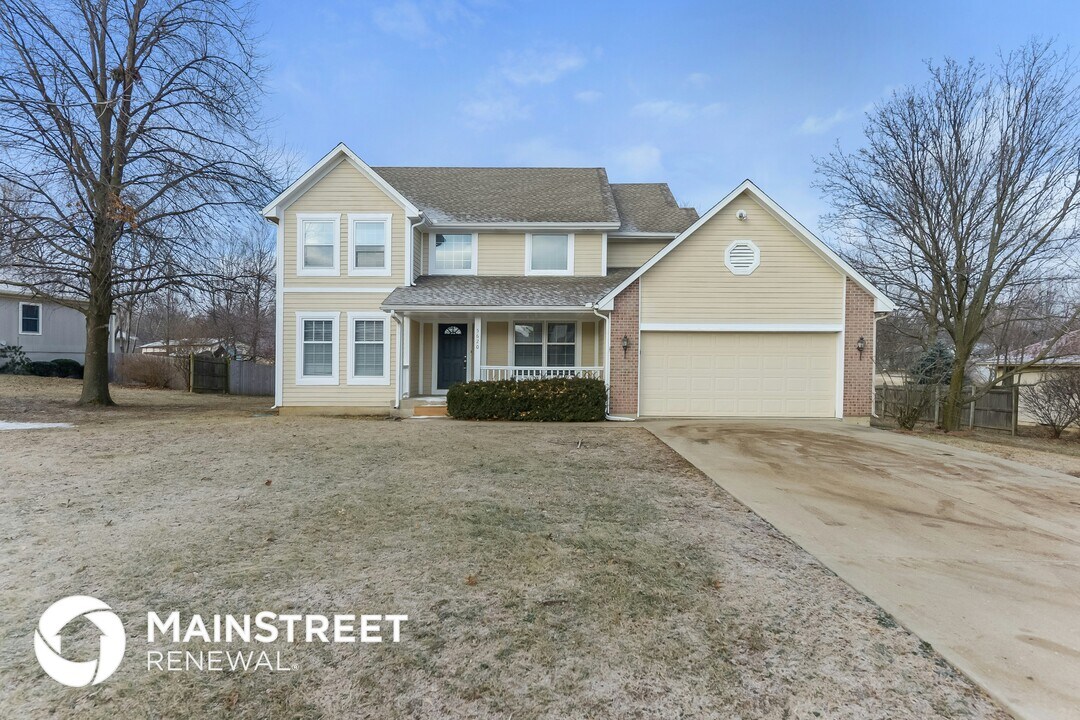 5620 Meadow View Dr in Shawnee, KS - Foto de edificio