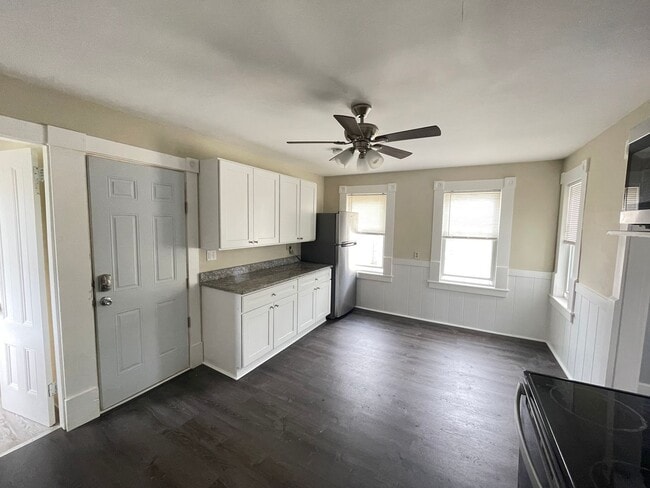 property at 139 W Hollis St