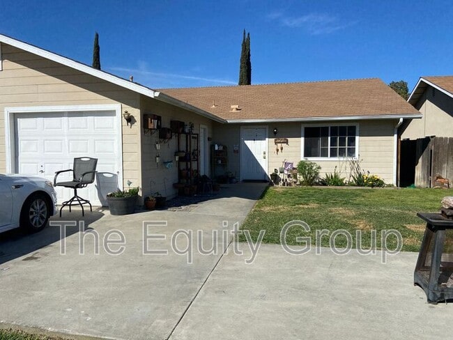 property at 1015 N Wisconsin Way