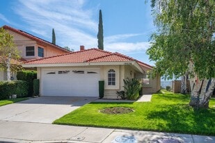 19336 Old Friend Rd in Santa Clarita, CA - Building Photo