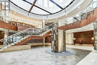 3880 Duke of York Blvd in Mississauga, ON - Building Photo - Building Photo