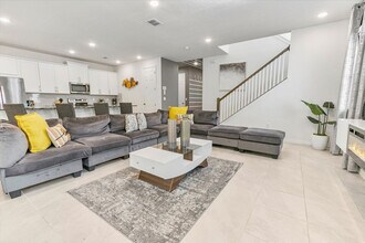 1909 Tropical Palms Cir in Kissimmee, FL - Building Photo - Building Photo