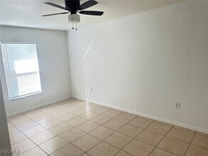 522 Denbighshire St in Lehigh Acres, FL - Building Photo - Building Photo