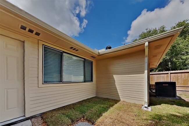 property at 3318 Lockgate Dr