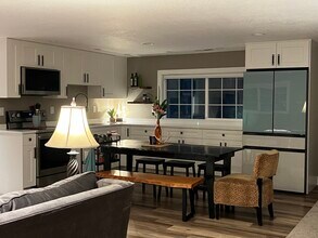 1220 Carroll Rd, Unit Apartment. in Kelso, WA - Building Photo - Building Photo