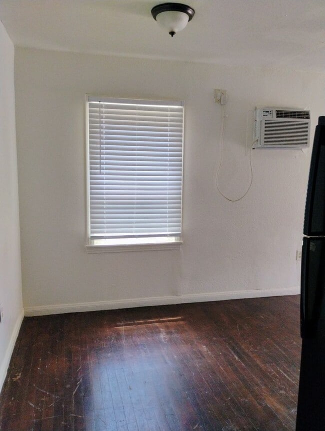 property at 915 Mimosa St