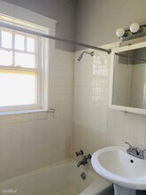 1903 W Argyle St-Unit -Apt 2 in Chicago, IL - Building Photo - Building Photo