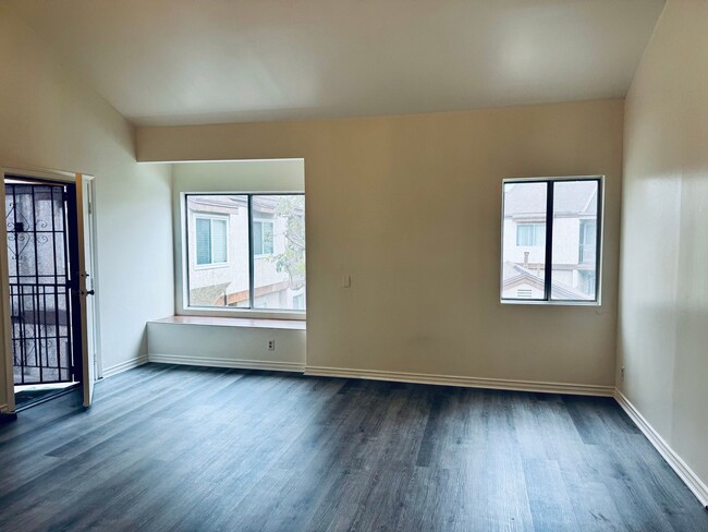 12050 226th St in Hawaiian Gardens, CA - Building Photo - Building Photo