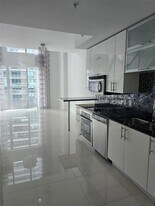 60 SW 13th St, Unit 2604 in Miami, FL - Building Photo