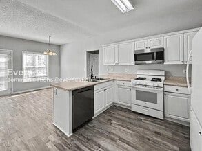 5305 Yoshino Terrace in Powder Springs, GA - Building Photo - Building Photo