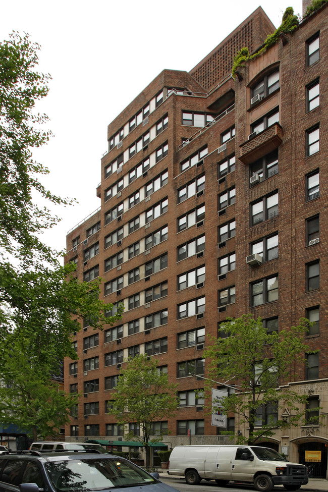 307 E 50th St in New York, NY - Building Photo - Building Photo