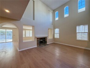 17450 Drake St in Yorba Linda, CA - Foto de edificio - Building Photo