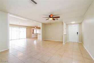 605 SE 35th St in Cape Coral, FL - Building Photo - Building Photo