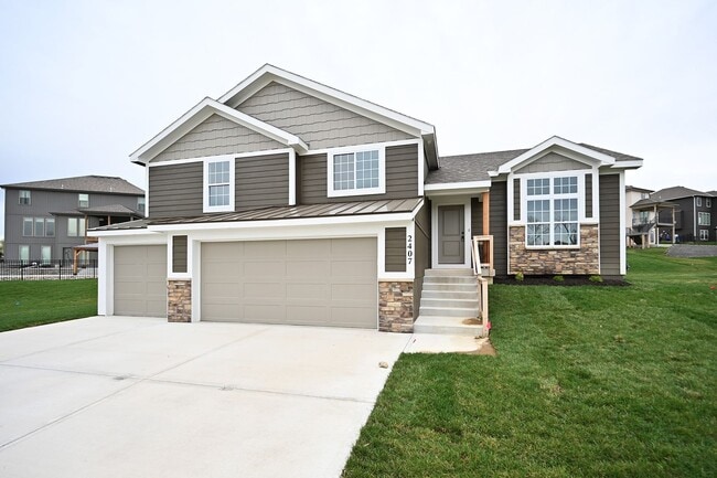 property at 2407 Windmill Cir