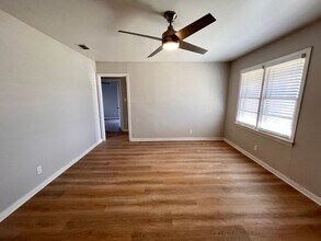 2012 49th St in Lubbock, TX - Building Photo - Building Photo