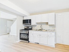 9042 Maple Grove Rd in Windham, OH - Building Photo - Building Photo