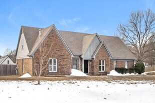 675 S Collierville Arlington Rd in Collierville, TN - Building Photo