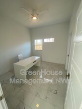 508 NW J St in Bentonville, AR - Building Photo - Building Photo