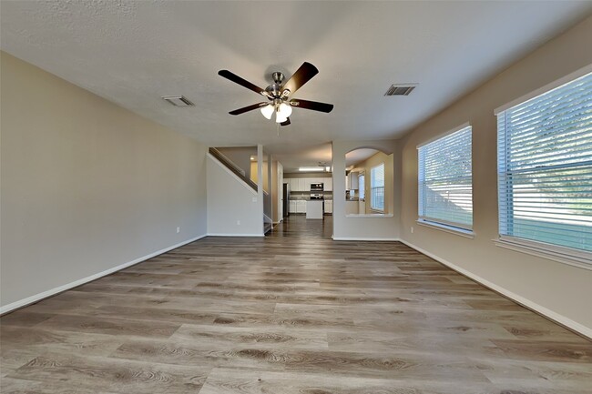 31110 Silver Village Dr in Spring, TX - Building Photo - Building Photo