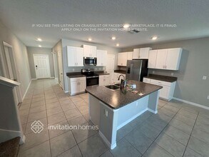 1449 Flower Dust Dr in Ruskin, FL - Foto de edificio - Building Photo