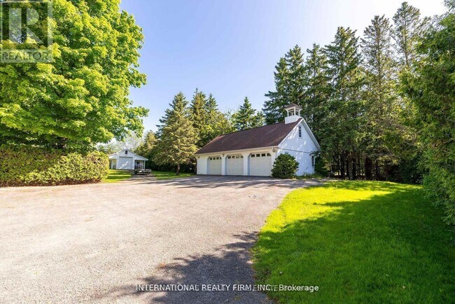 138 Columbus Rd W in Oshawa, ON - Building Photo - Building Photo