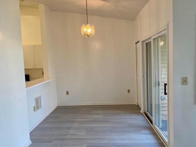 1037 Edpas Rd in New Brunswick, NJ - Building Photo - Building Photo