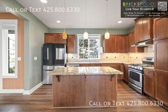 18304-18336 36 Ave SE in Bothell, WA - Building Photo - Building Photo