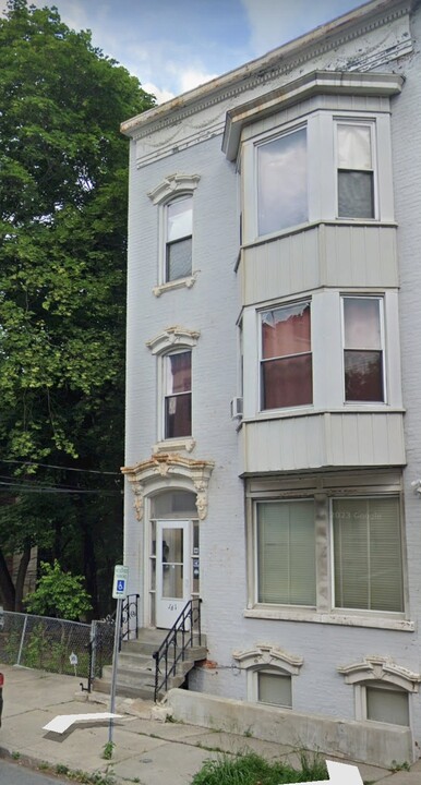 161 9th St, Unit 3 in Troy, NY - Building Photo