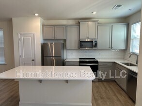 1027 S Point Rd in Belmont, NC - Building Photo - Building Photo