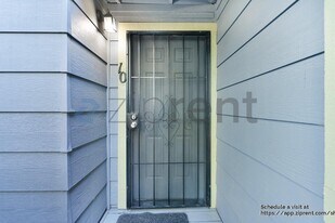 1800 U St in Sacramento, CA - Building Photo