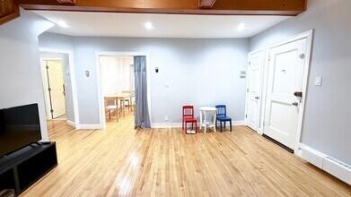 90 Boylston St in Newton, MA - Building Photo - Building Photo