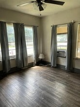 2831 Warren Ave in Dallas, TX - Building Photo - Building Photo