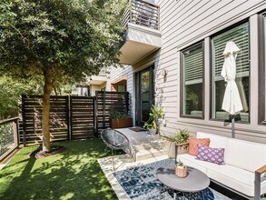 3100 Menchaca Rd in Austin, TX - Building Photo - Building Photo