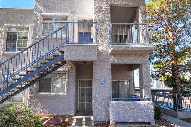 2201 Ramsgate Dr in Henderson, NV - Foto de edificio - Building Photo