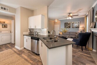 Artisan 8282 in Sacramento, CA - Building Photo - Building Photo