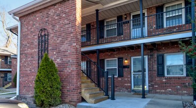 Gaslight Square Apartments in New Albany, IN - Building Photo - Building Photo