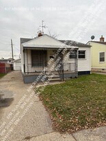 6860 Continental Ave in Warren, MI - Building Photo