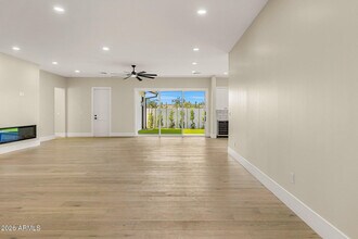 3002 N 53rd Pl in Phoenix, AZ - Building Photo - Building Photo