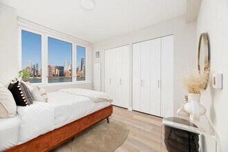 5-09 48th Avenue, Unit 1703 in Queens, NY - Building Photo - Building Photo