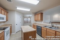 4906 Macey Trail in San Antonio, TX - Foto de edificio - Building Photo