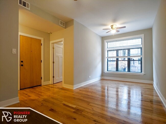 635 W Oakdale Ave, Unit 627-1 in Chicago, IL - Building Photo - Building Photo
