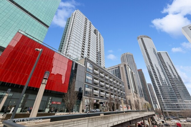 property at 240 E Illinois St