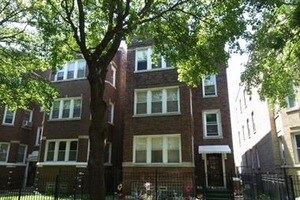 8222 S Maryland Ave in Chicago, IL - Building Photo