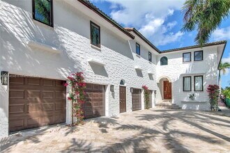 257 N Coconut Ln in Miami Beach, FL - Foto de edificio - Building Photo