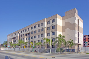 Las Palmas Plaza II Apartments