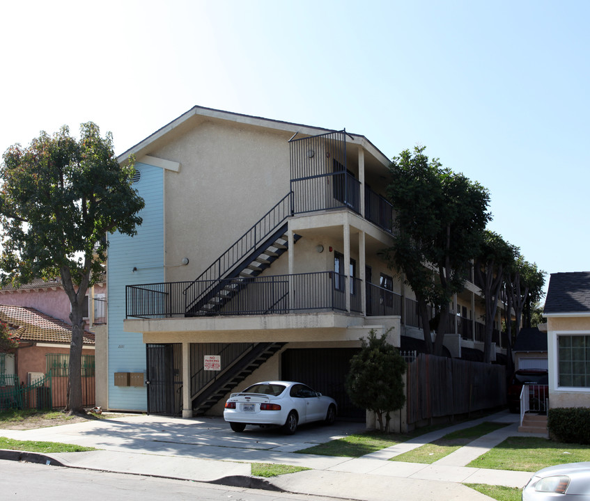 2221 Earl Ave in Long Beach, CA - Building Photo