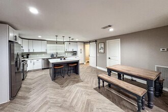 1189 Southwood Dr in Huntsville, TX - Building Photo - Building Photo